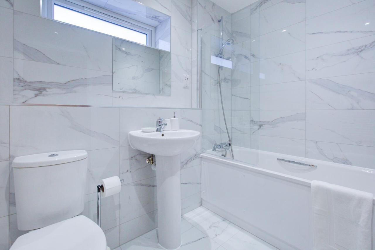 Hybrid Resi - Mitcham Close To Tooting And Wimbledon מראה חיצוני תמונה