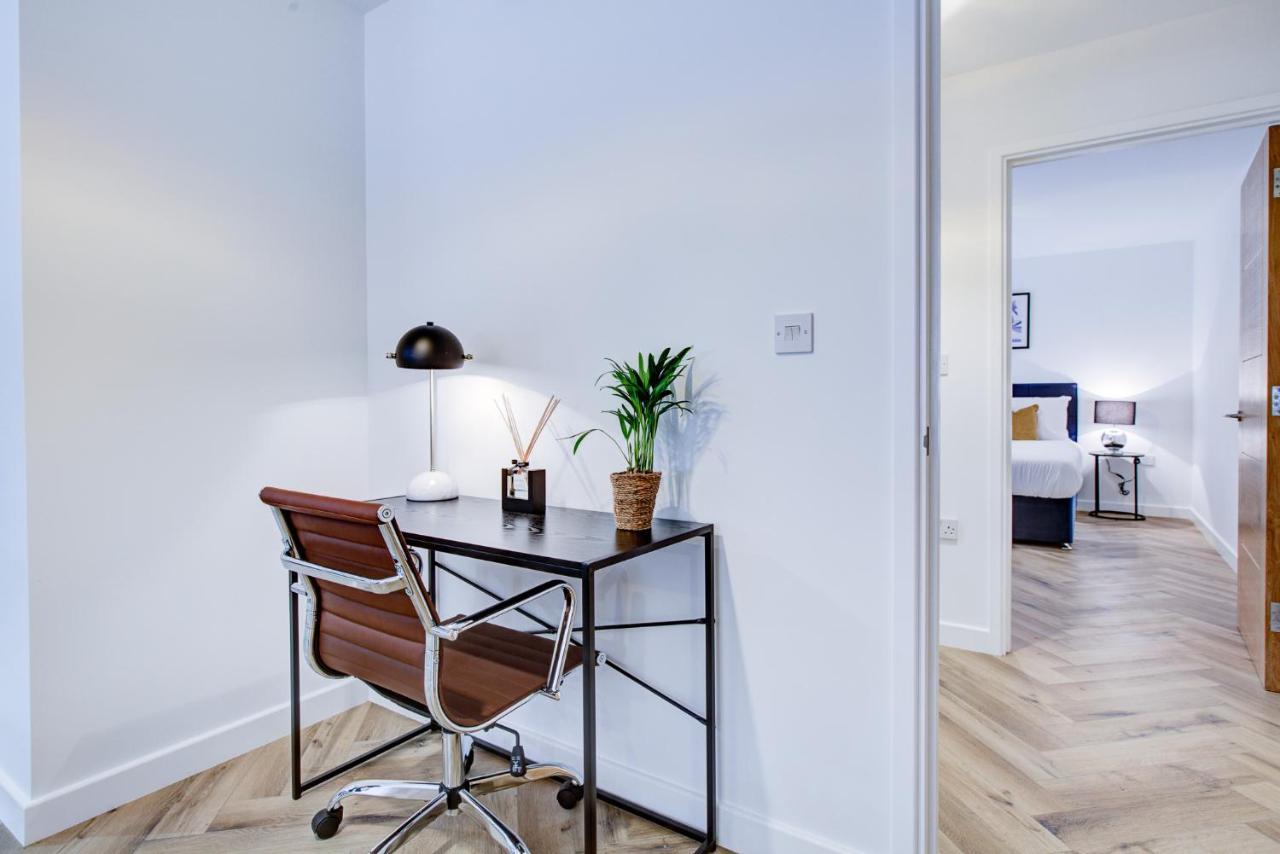 Hybrid Resi - Mitcham Close To Tooting And Wimbledon מראה חיצוני תמונה