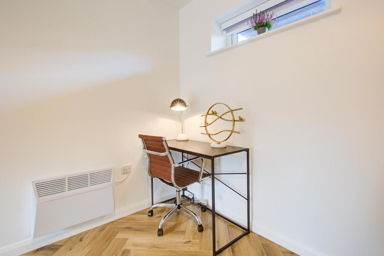 Hybrid Resi - Mitcham Close To Tooting And Wimbledon מראה חיצוני תמונה