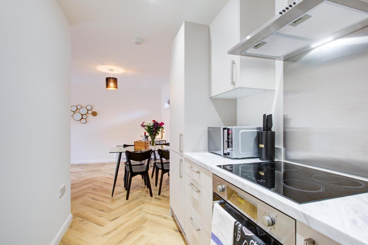 Hybrid Resi - Mitcham Close To Tooting And Wimbledon מראה חיצוני תמונה