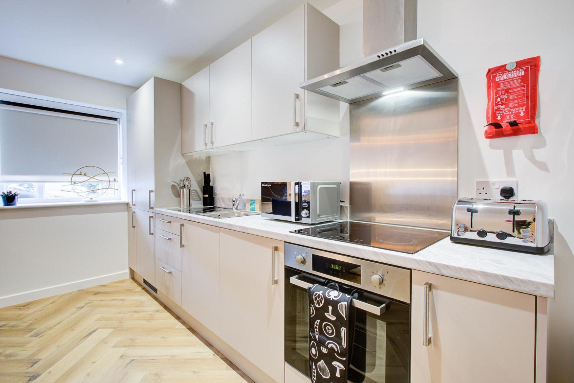 Hybrid Resi - Mitcham Close To Tooting And Wimbledon מראה חיצוני תמונה