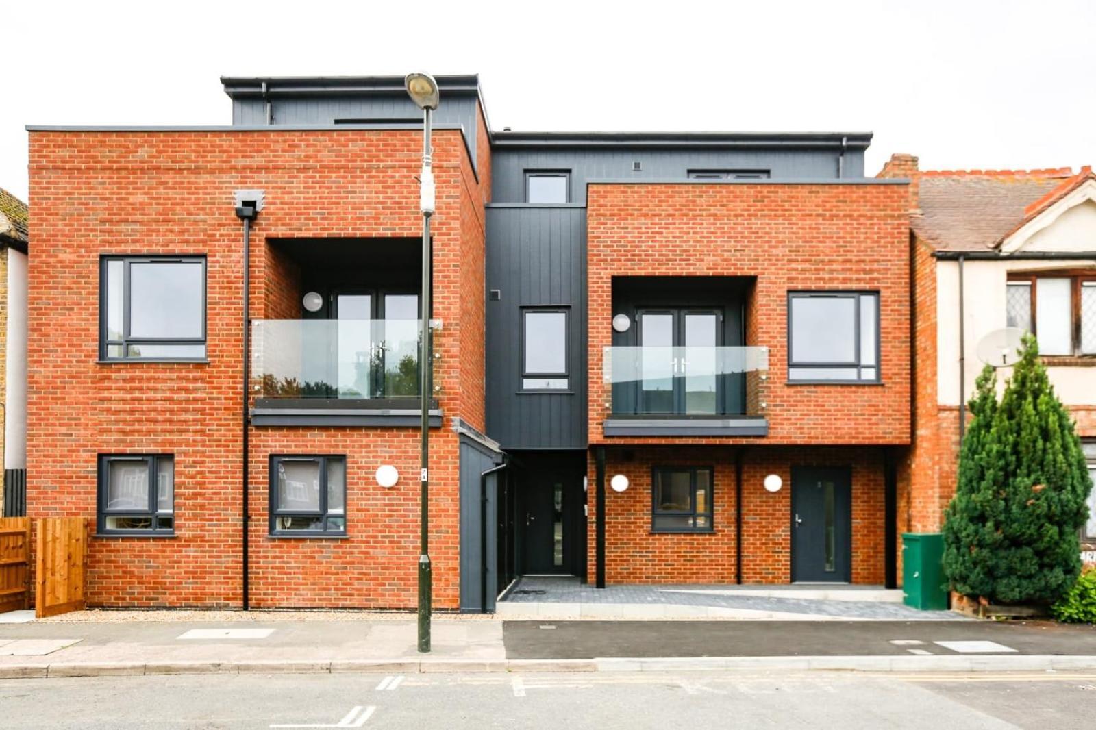 Hybrid Resi - Mitcham Close To Tooting And Wimbledon מראה חיצוני תמונה