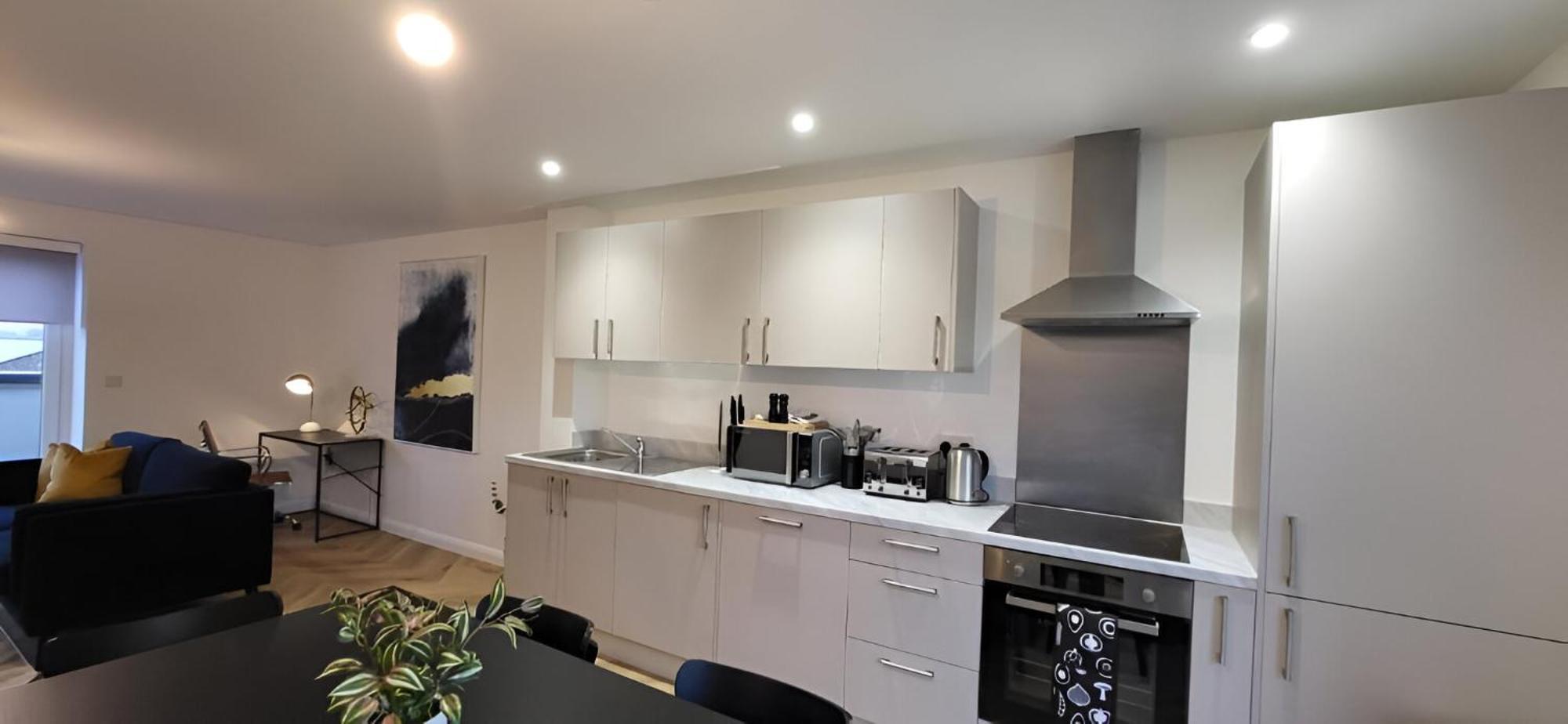 Hybrid Resi - Mitcham Close To Tooting And Wimbledon מראה חיצוני תמונה